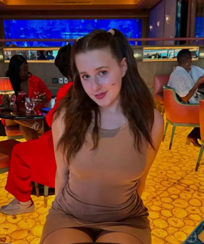 lulepyty (22) female from GB - sexting partner