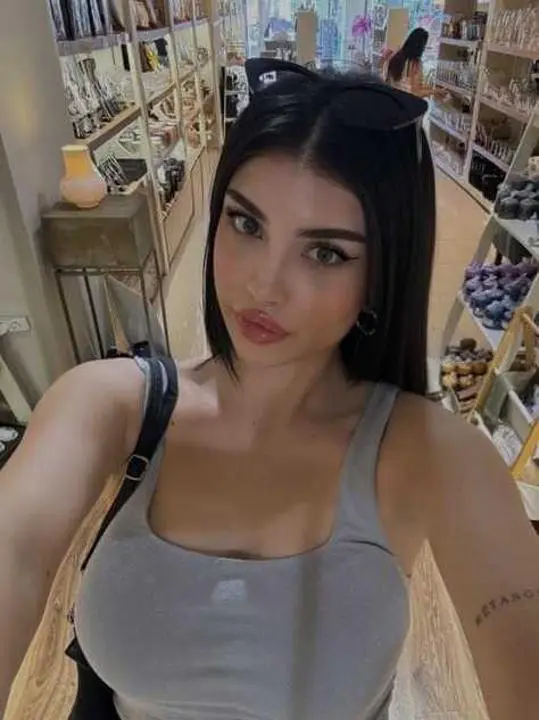 lumasa (25) female from BE - sexting partner