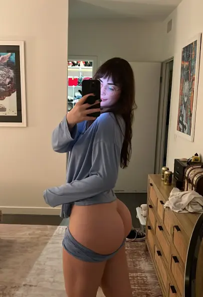 lylixexi (18) female from US - sexting partner