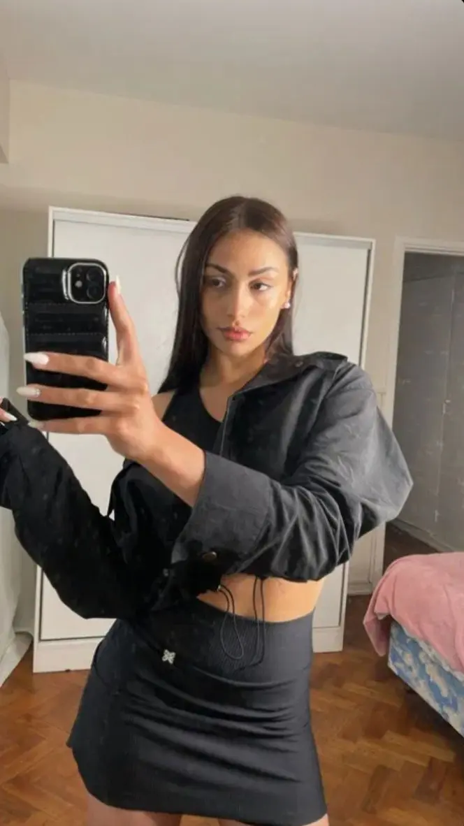 lyzune (22) female from US - sexting partner