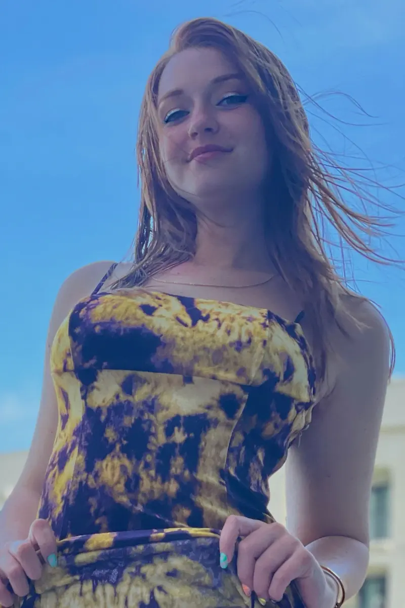 mMila (18) female from US - sexting partner