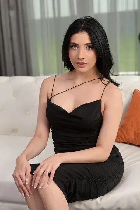 mabad25136 (23) female from US - sexting partner