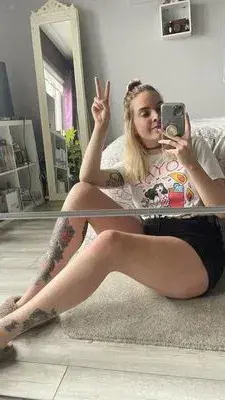 mabera1591 (18) female from GB - sexting partner