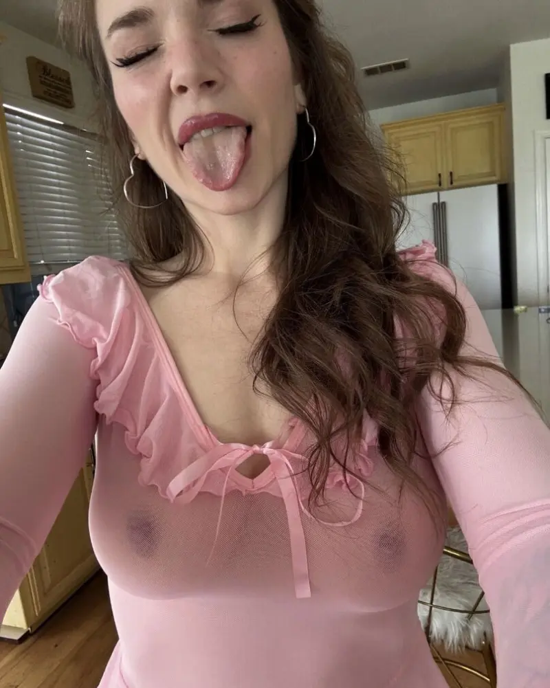 madec77690 (18) female from IT - sexting partner