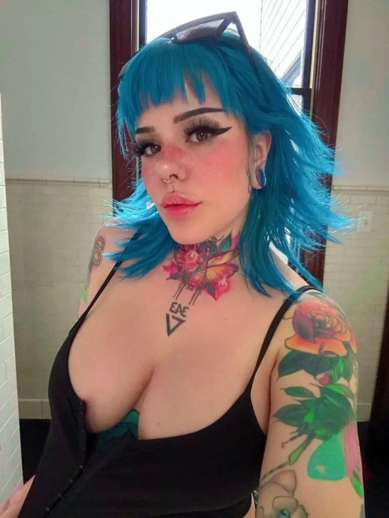 mahir53225 (24) female from US - sexting partner