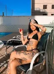 makeniv348 (25) female from IT - sexting partner