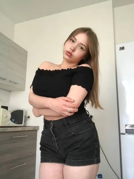 maleyog171 (18) female from US - sexting partner