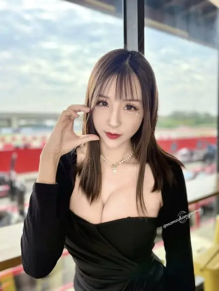 mapip14119 (18) female from GB - sexting partner