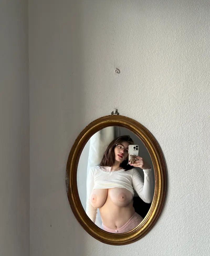 mary20 (18) female from US - sexting partner