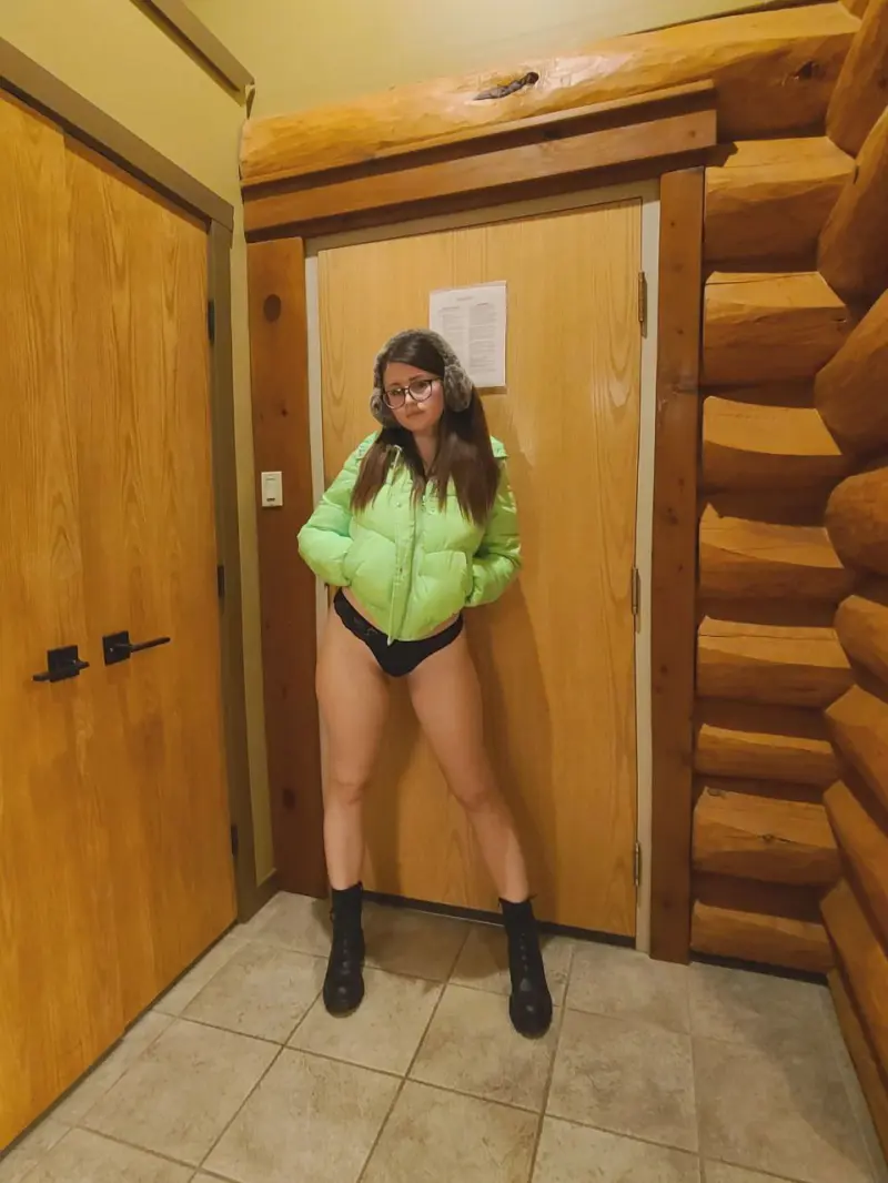 mary39x3 (18) female from US - sexting partner