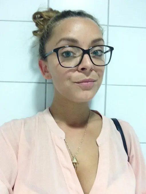 marywundy (18) female from US - sexting partner