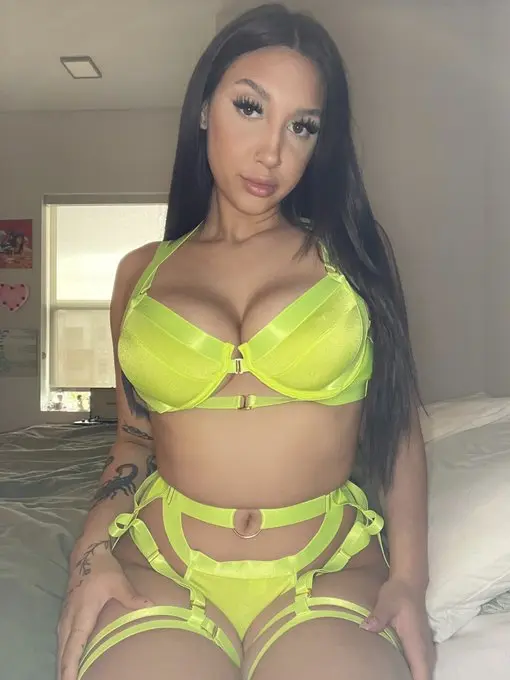 matifv410 (18) female from US - sexting partner