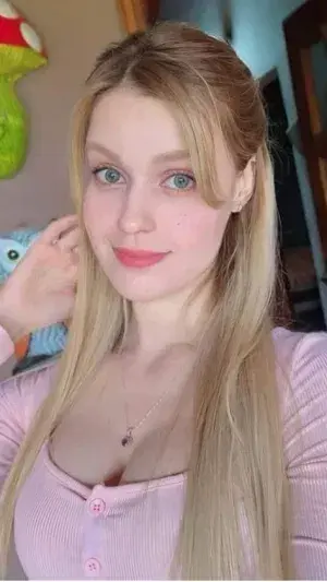 mayise8759 (25) female from GB - sexting partner