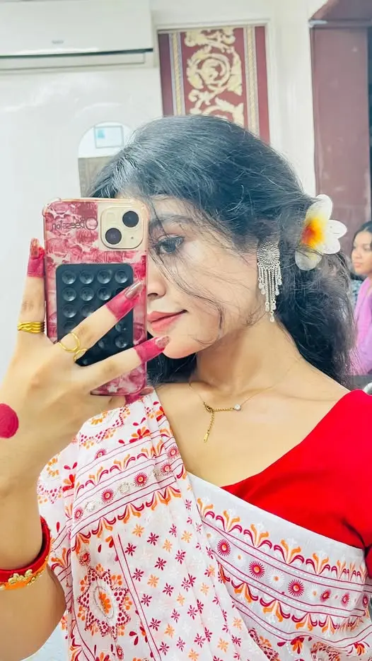 mefan98818 (18) female from GB - sexting partner