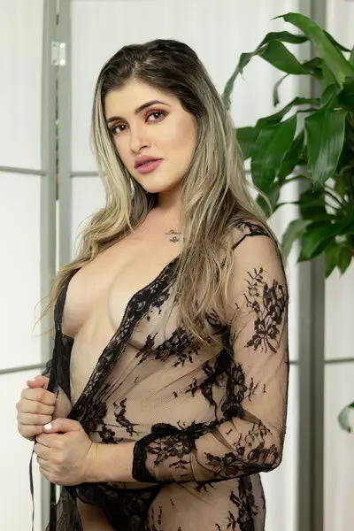 melahyco (26) female from US - sexting partner