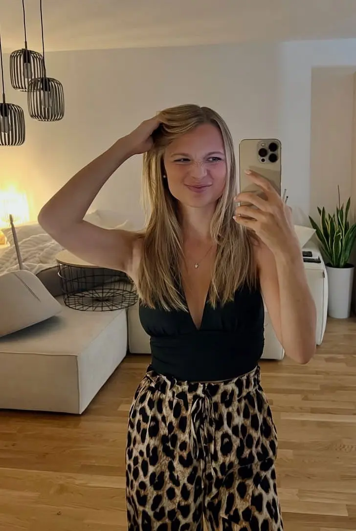 melissalower245 (35) female from US - sexting partner