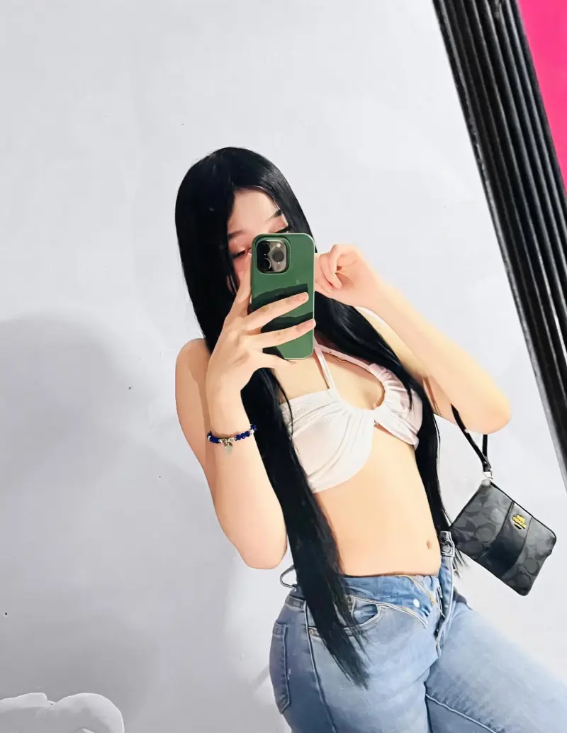 memiyaj245 (22) female from US - sexting partner