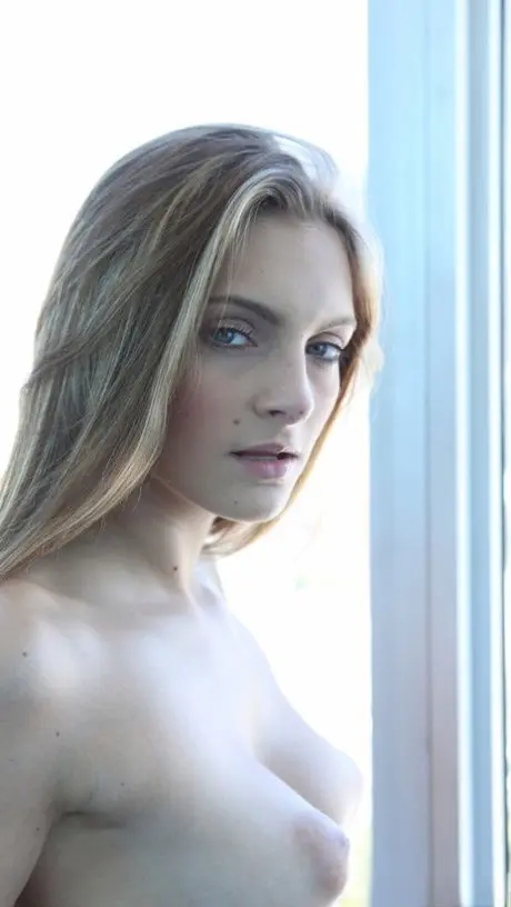 meriva4368 (21) female from CA - sexting partner