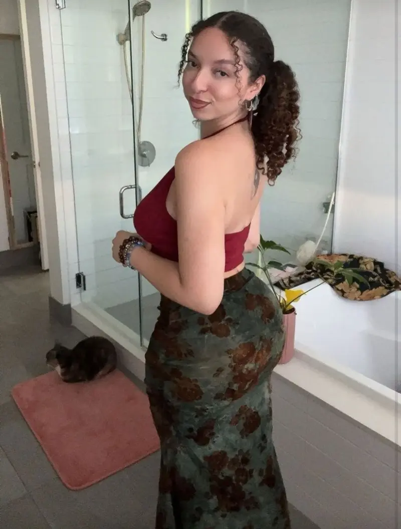 metap21363 (18) female from US - sexting partner