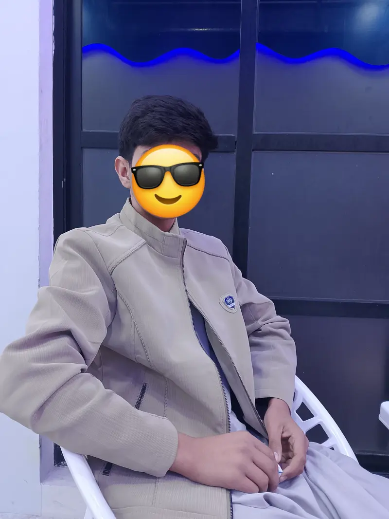 mh5044 (18) male from PK - sexting partner