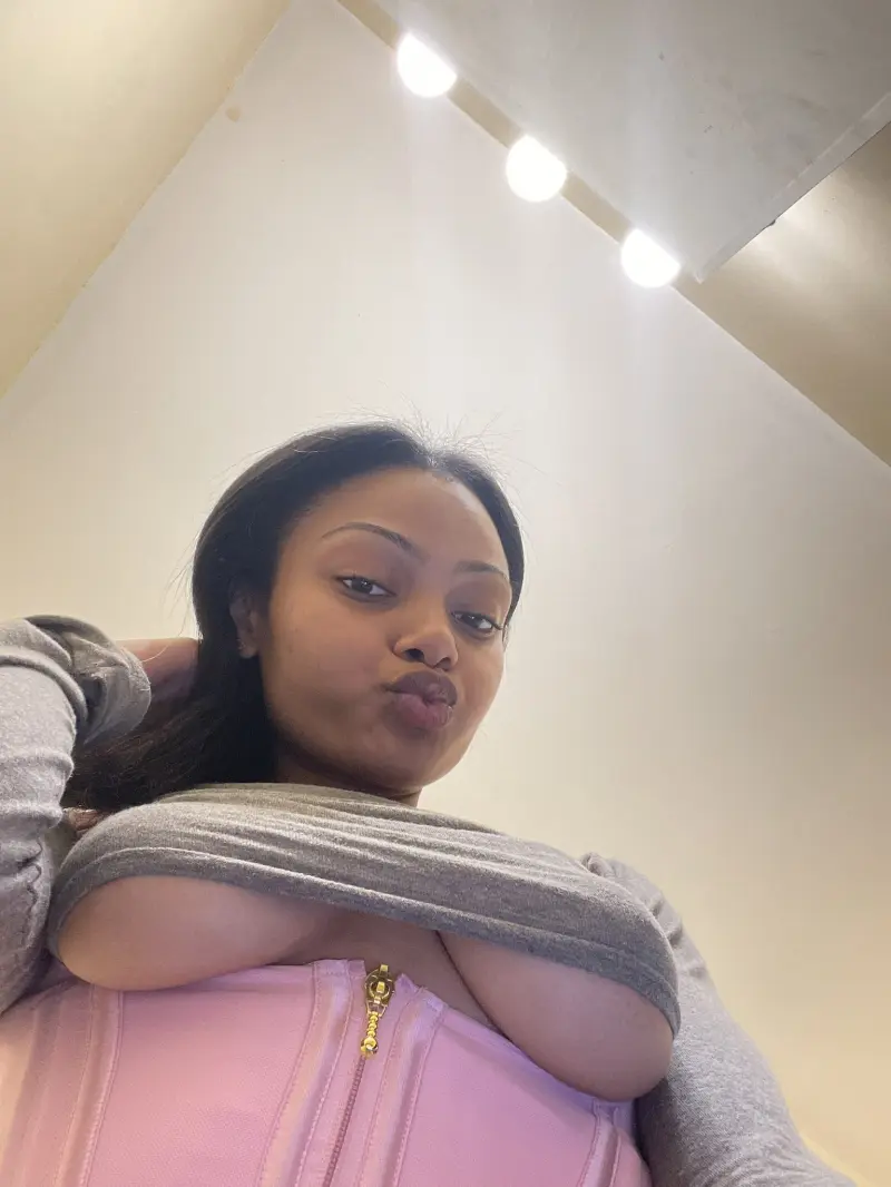 mibad35826 (18) female from AU - sexting partner