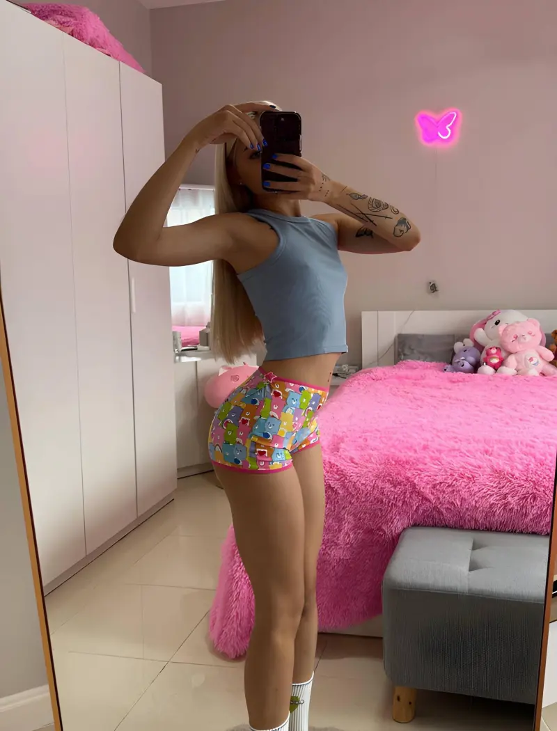 micipib952 (18) female from US - sexting partner