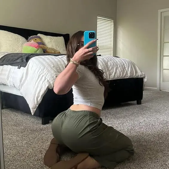 miker37606 (18) female from US - sexting partner