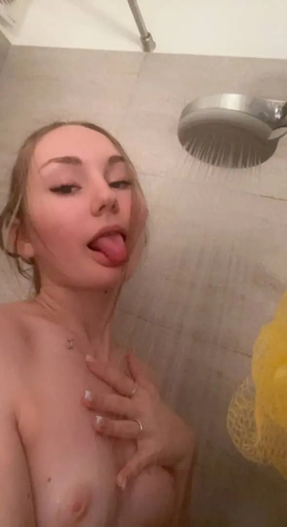 miluaczo (18) female from PL - sexting partner