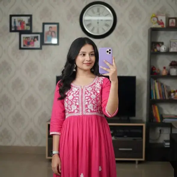 mimemog293 (18) female from AU - sexting partner