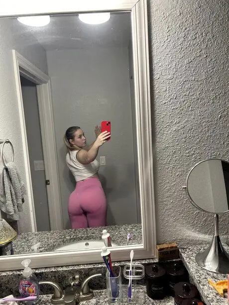 mirovi6625 (20) female from GB - sexting partner