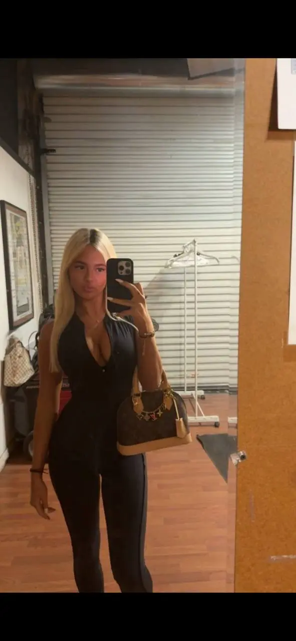 miseha6792 (18) female from AU - sexting partner