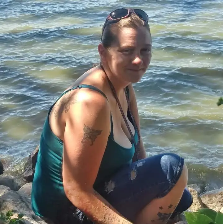 missmyred2014 (18) female from US - sexting partner