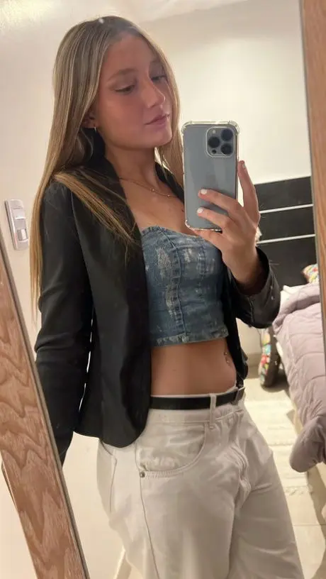 miyegah515 (18) female from GB - sexting partner