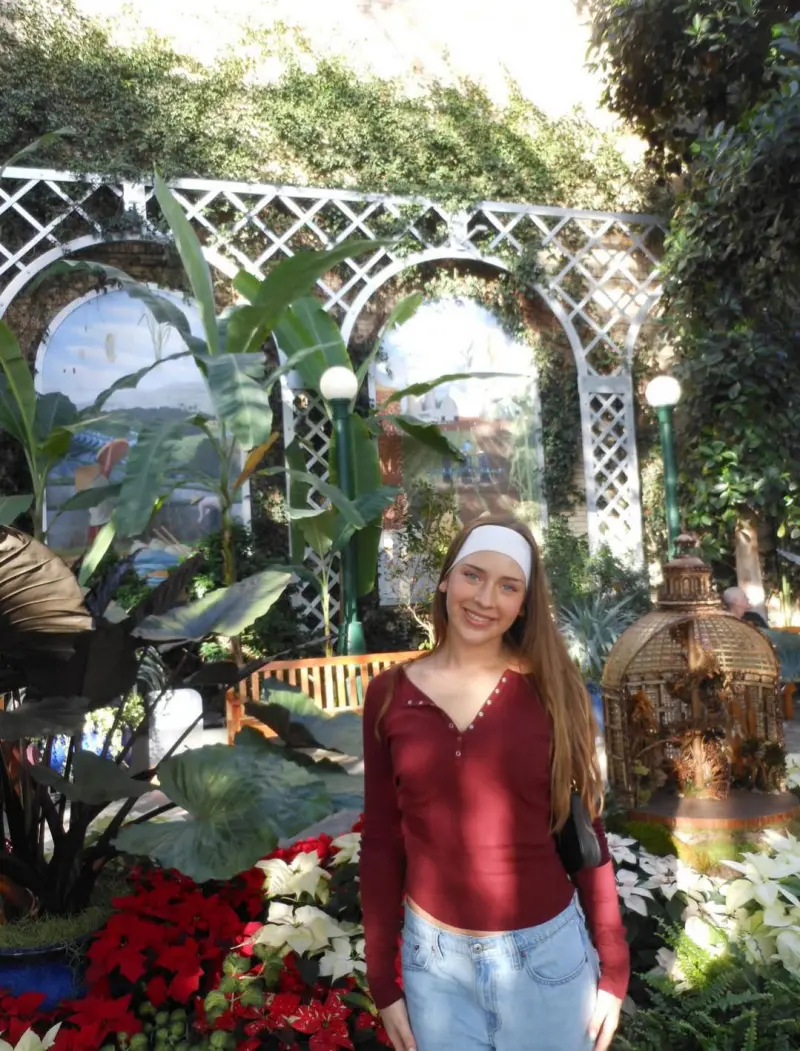 mjshou (18) female from DE - sexting partner