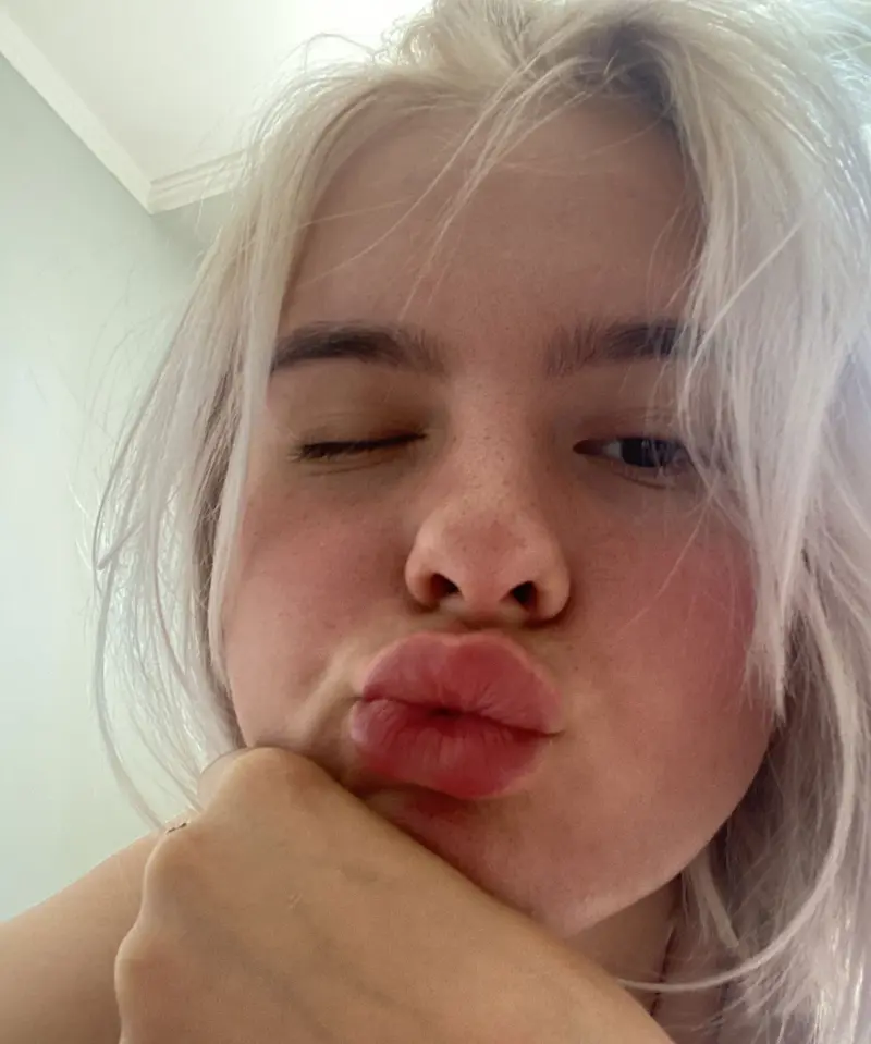 mmira718871 (18) female from US - sexting partner