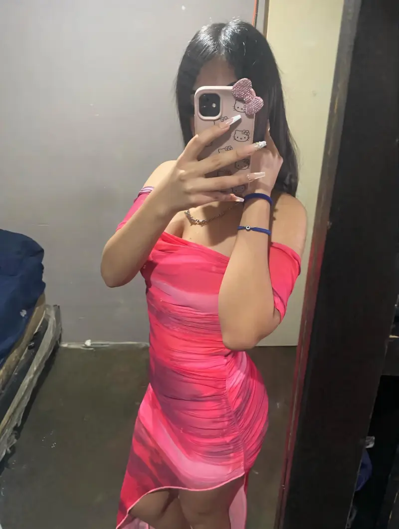 mogogew512 (18) female from US - sexting partner