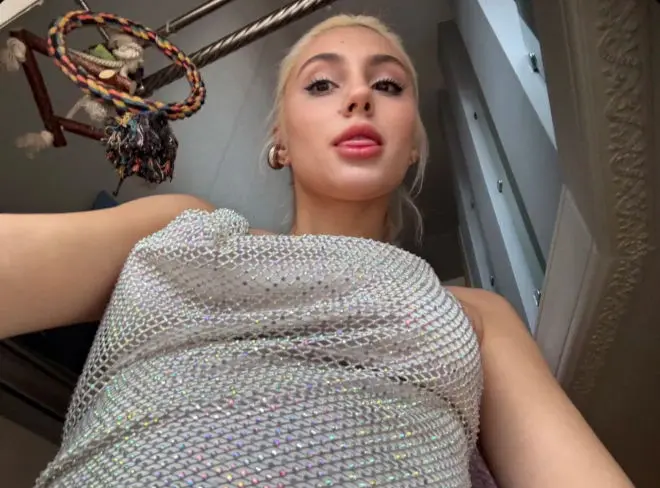 moheloj (22) female from US - sexting partner