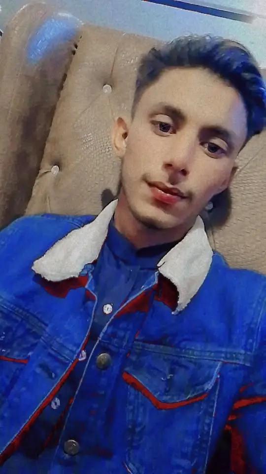 mominalikhero936 (18) male from PK - sexting partner