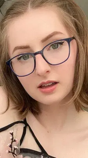 momone6887 (23) female from DE - sexting partner