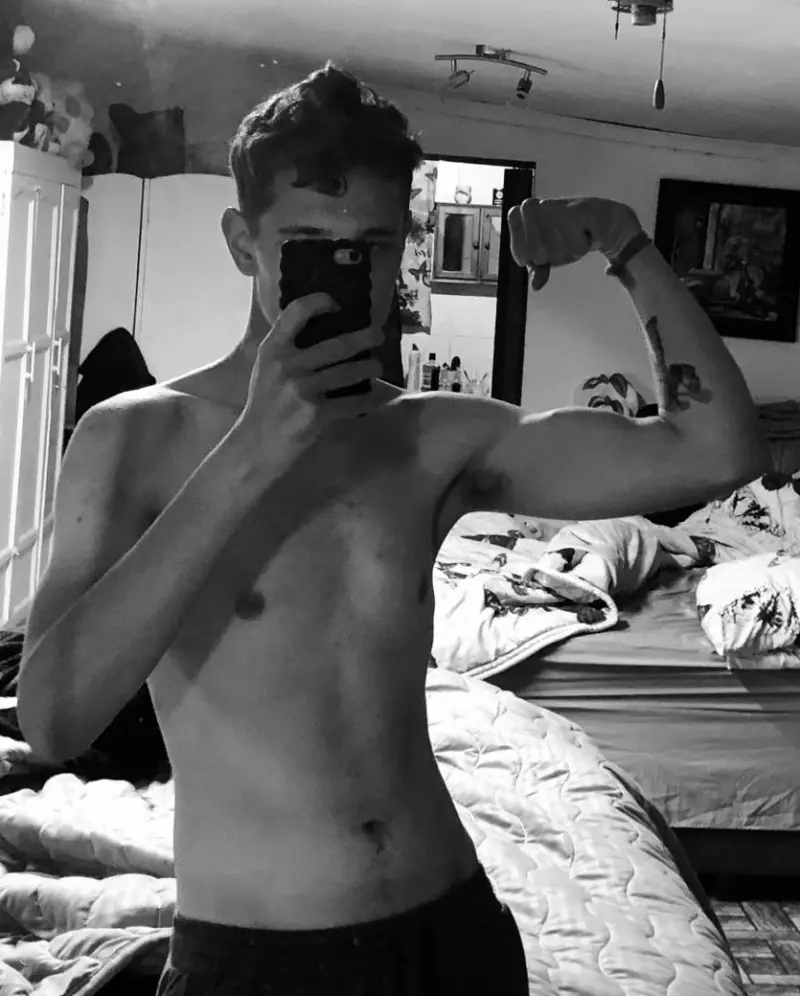 morganpippiemenezes (18) male from ZA - sexting partner