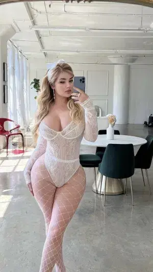 moroso4265 (21) female from GB - sexting partner