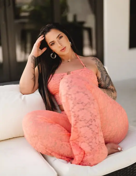 mpjrcuth (18) female from CA - sexting partner