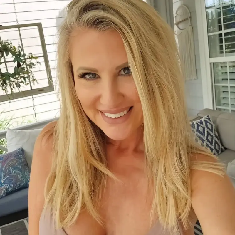 mrselizabethcrocker (18) female from US - sexting partner