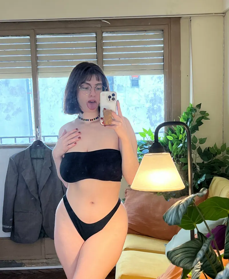 mtskqne (18) female from US - sexting partner