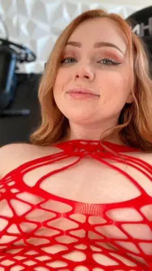 mumihujy (21) female from US - sexting partner