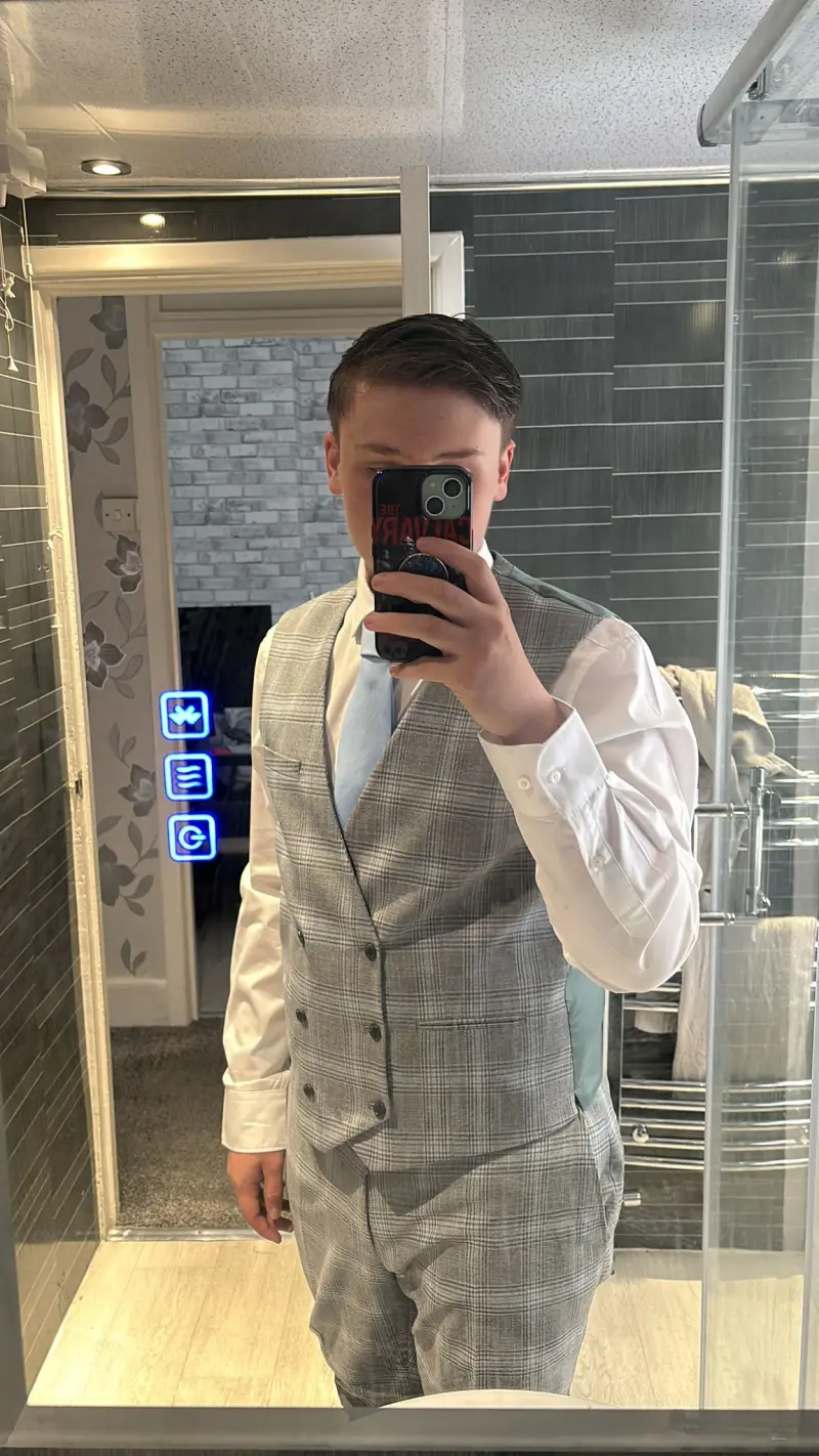 muscats_utopias_3k (18) male from GB - sexting partner