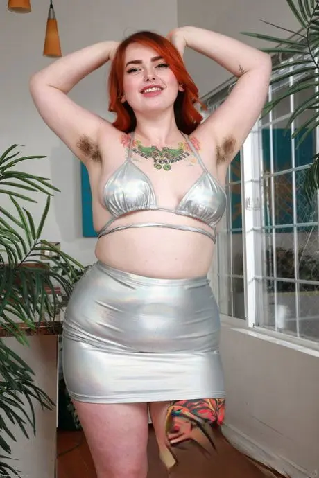 nadegi3732 (18) female from AE - sexting partner