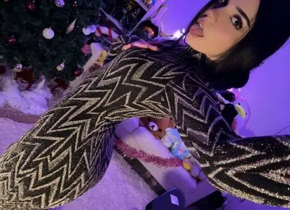 nafik30297 (18) female from GB - sexting partner