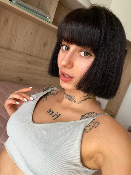 nafoge7266 (21) female from US - sexting partner