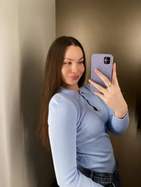 najer19385 (18) female from GB - sexting partner